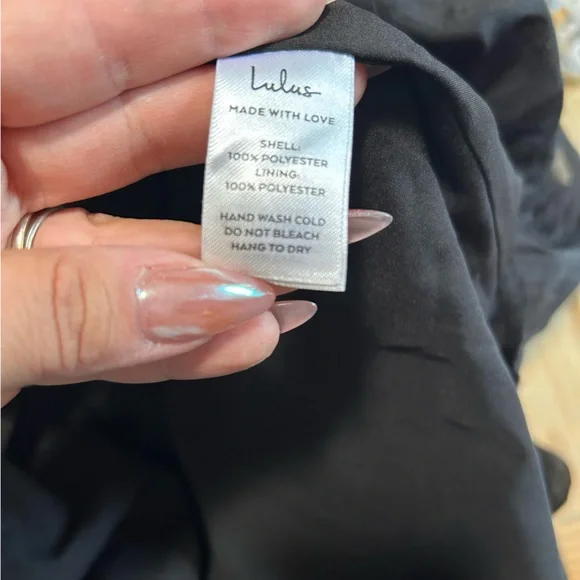 Exceptional Entrance Black Sleeveless Tiered Rosette Midi Dress - Picture 4 of 9